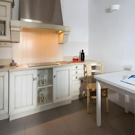 Echinousa Maisonette No1 * Kímolos